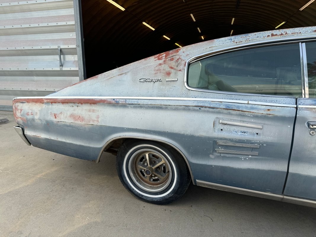 Dodge-Charger-1967-28