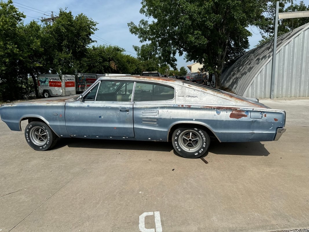 Dodge-Charger-1967-5