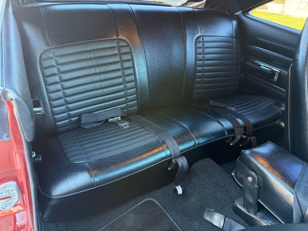 Dodge-Charger-1970-13