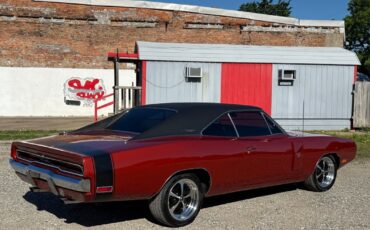 Dodge-Charger-1970-2