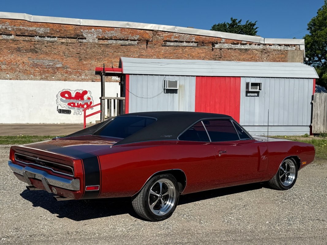 Dodge-Charger-1970-2