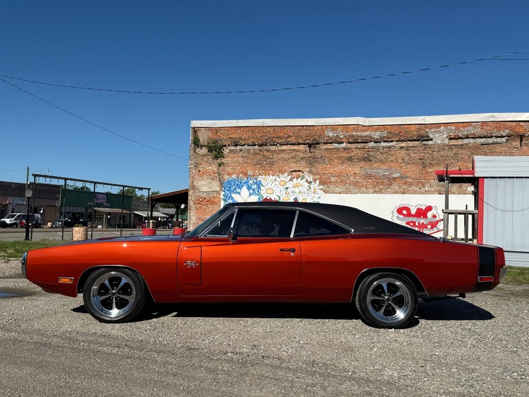 Dodge-Charger-1970-5