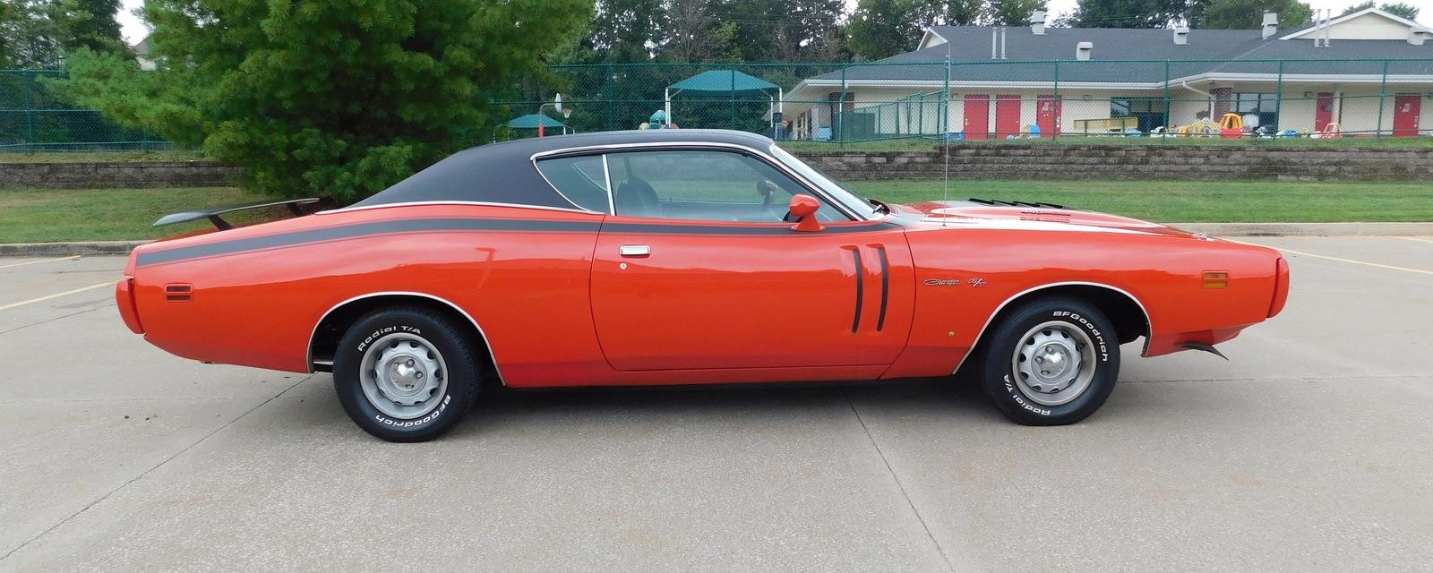 Dodge-Charger-1971-COUPE-11