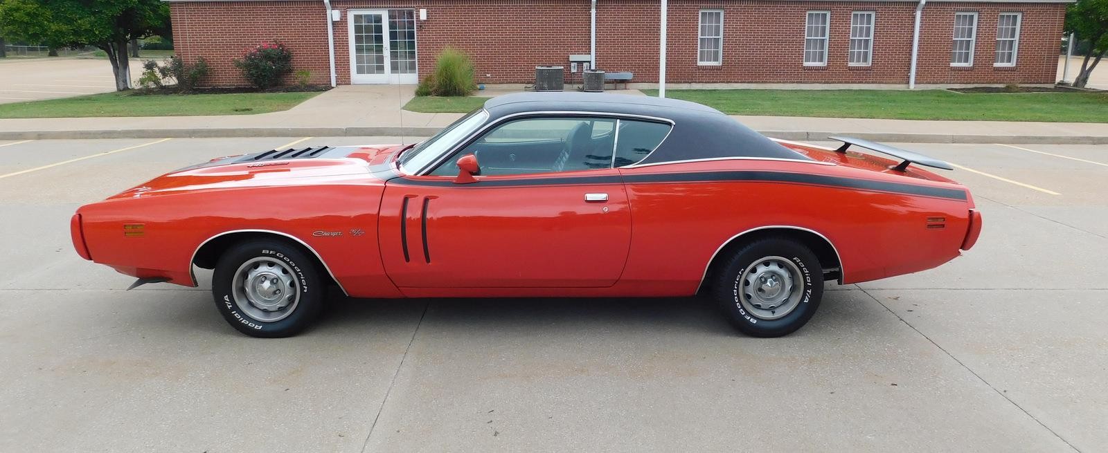 Dodge-Charger-1971-COUPE-16