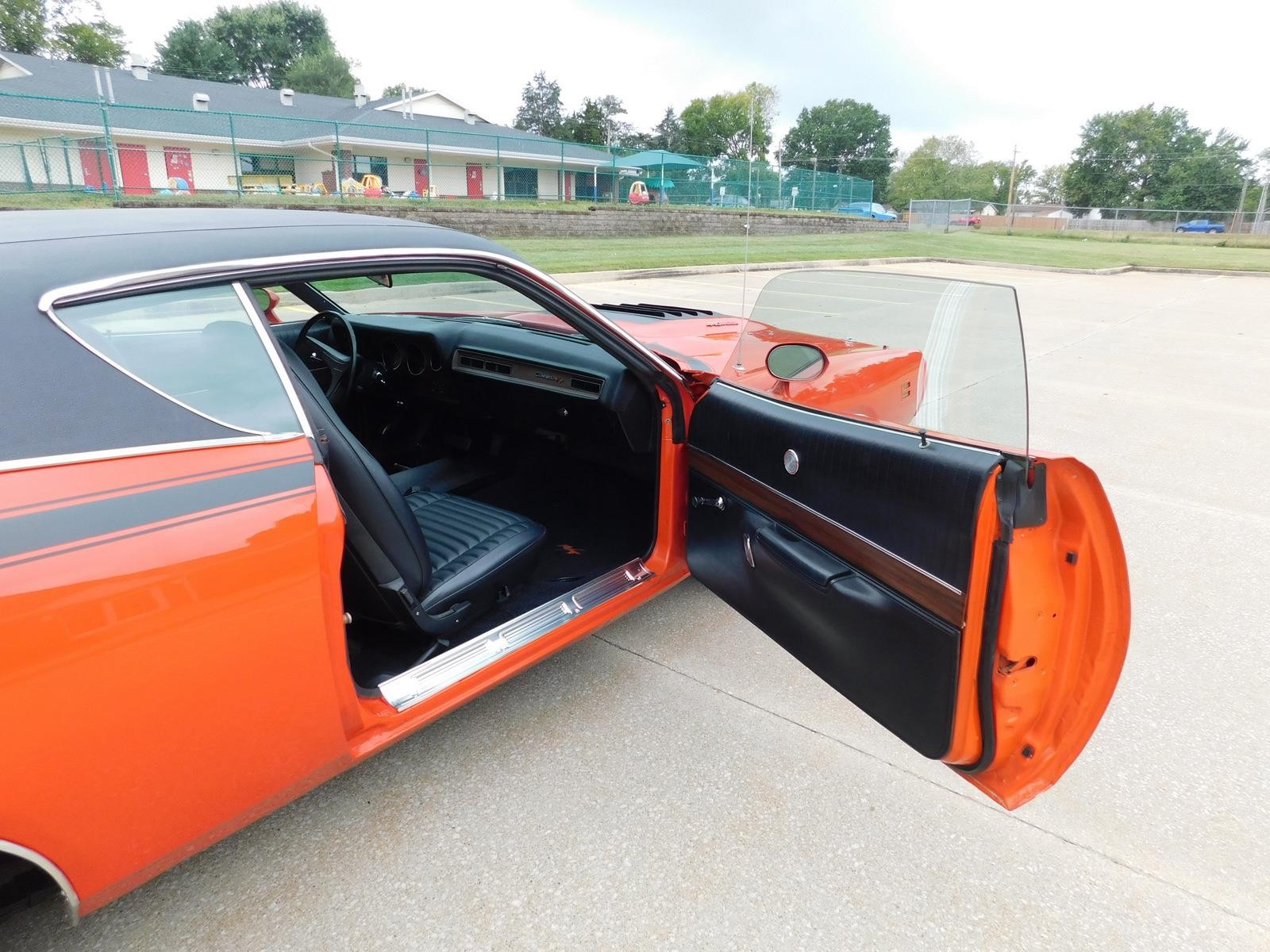 Dodge-Charger-1971-COUPE-23