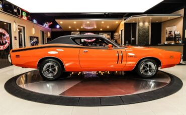 Dodge-Charger-1971-Coupe-10