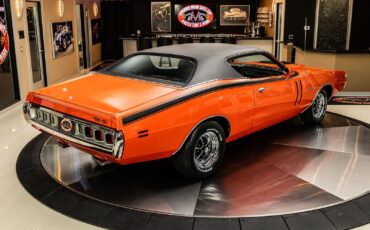 Dodge-Charger-1971-Coupe-12