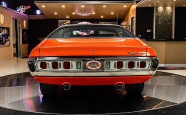 Dodge-Charger-1971-Coupe-13