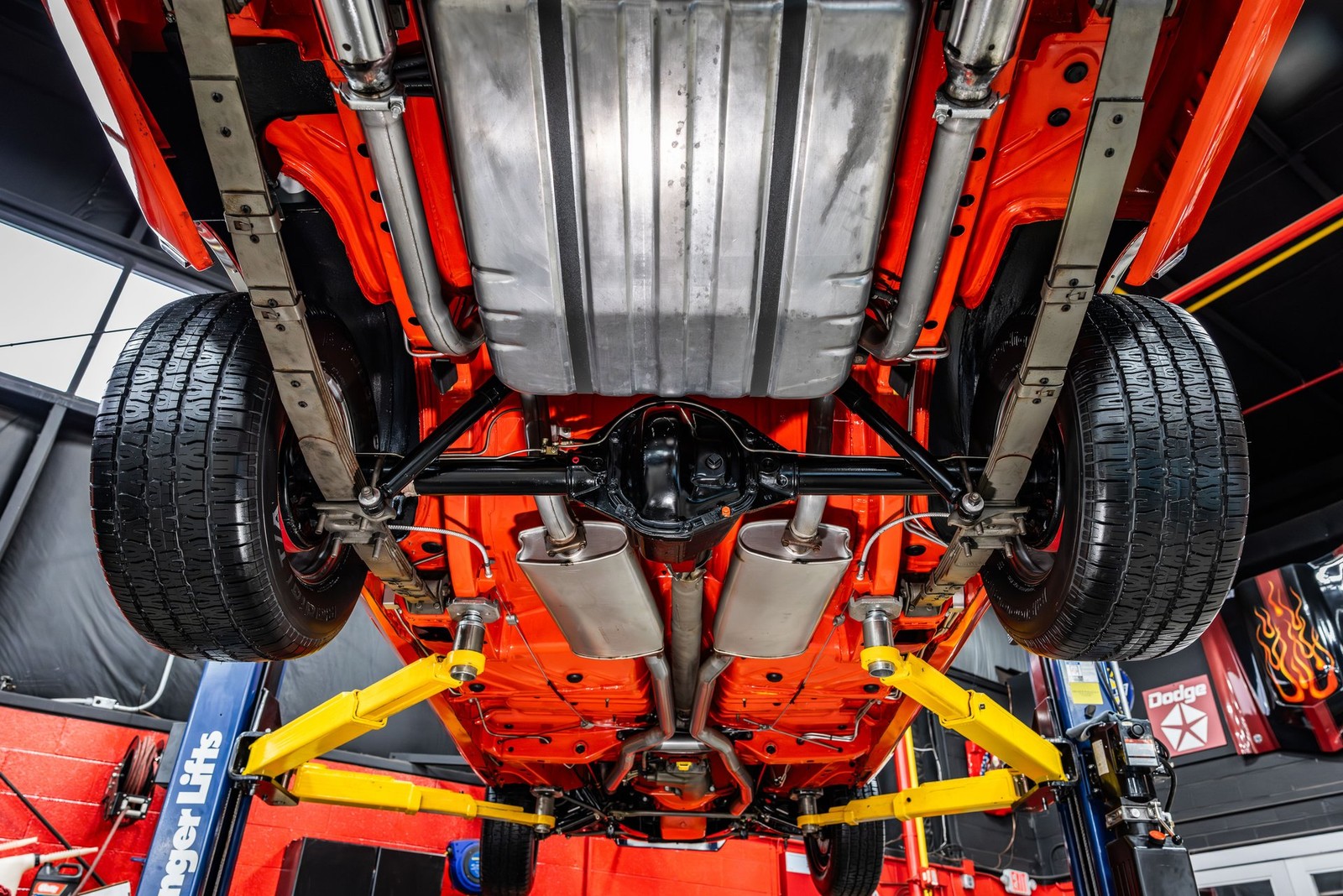 Dodge-Charger-1971-Coupe-4