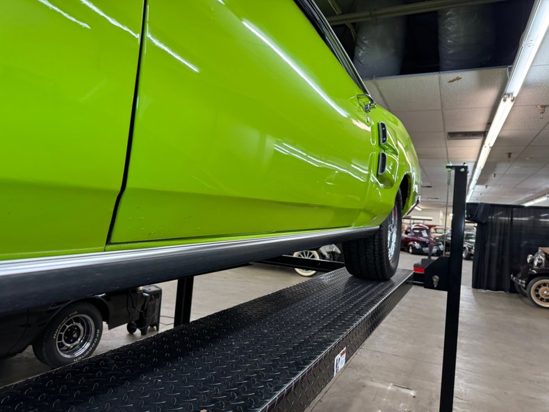 Dodge-Coronet-1968-Sublime-Green-Black-45