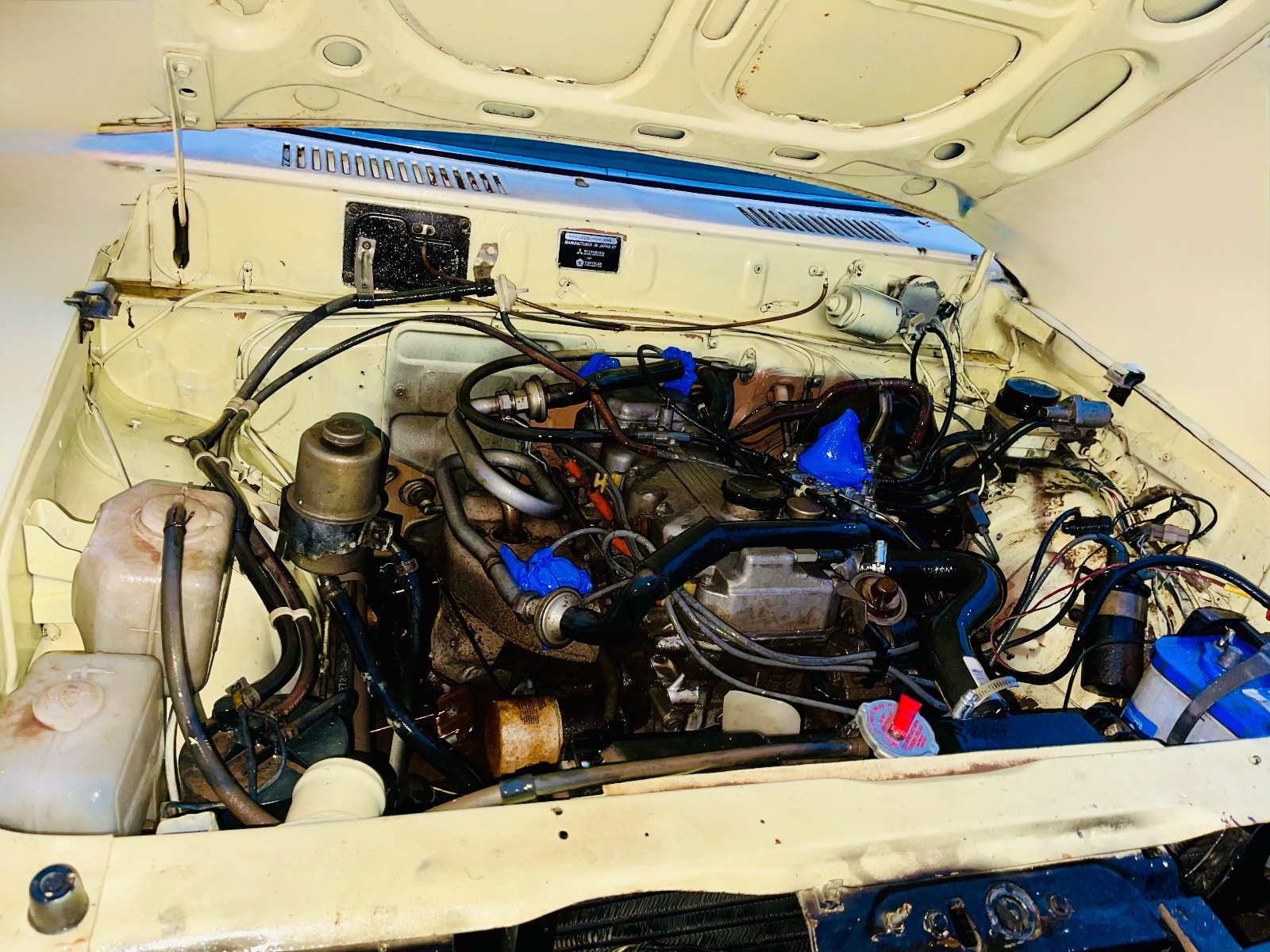 Dodge-Other-Pickups-1982-Standard-Cab-Pickup-11