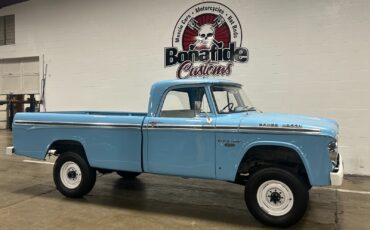 Dodge-Power-Wagon-1966-pickup-2