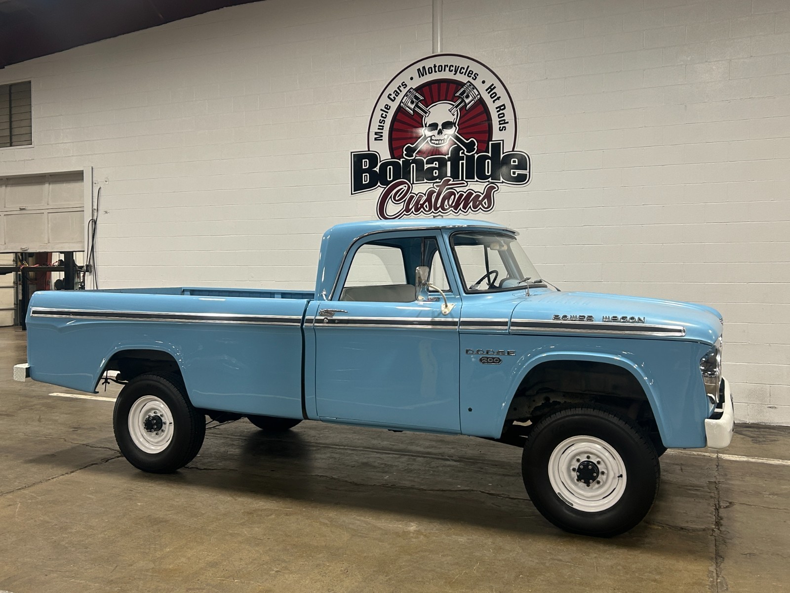 Dodge-Power-Wagon-1966-pickup-2