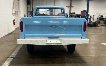 Dodge-Power-Wagon-1966-pickup-6