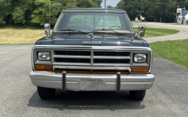 Dodge-Ram-1500-1986-Pickup-Truck-1