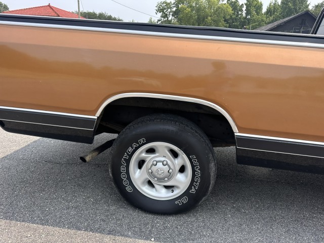 Dodge-Ram-1500-1986-Pickup-Truck-11
