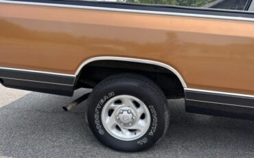 Dodge-Ram-1500-1986-Pickup-Truck-11