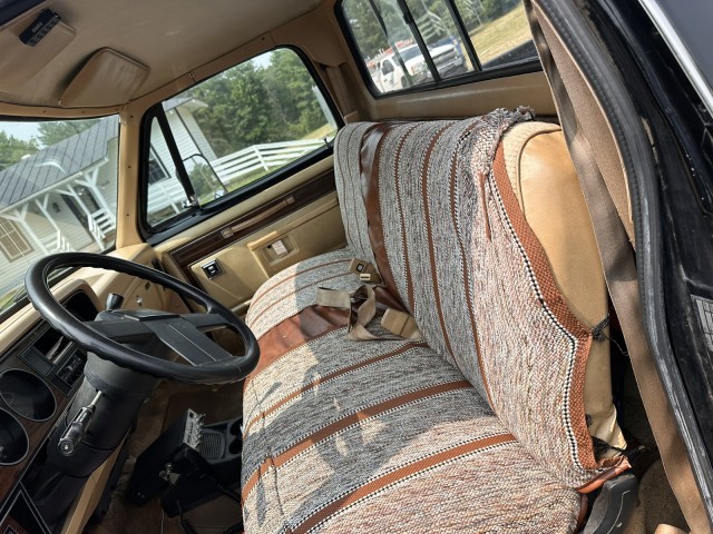 Dodge-Ram-1500-1986-Pickup-Truck-15