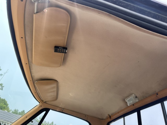 Dodge-Ram-1500-1986-Pickup-Truck-17