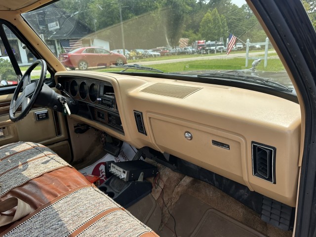 Dodge-Ram-1500-1986-Pickup-Truck-19