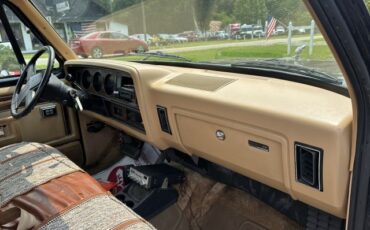 Dodge-Ram-1500-1986-Pickup-Truck-19
