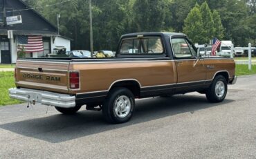 Dodge-Ram-1500-1986-Pickup-Truck-4