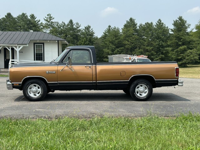 Dodge-Ram-1500-1986-Pickup-Truck-7