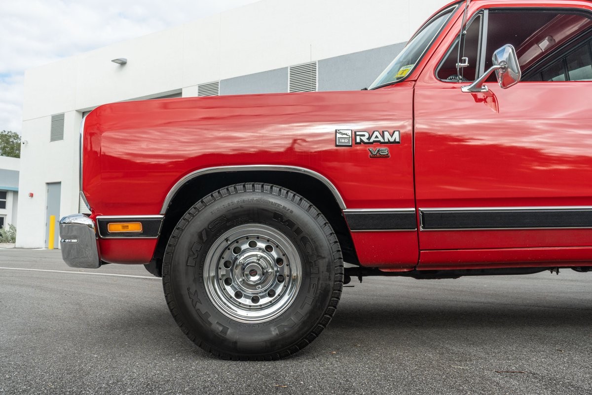 Dodge-Ram-1500-1987-10
