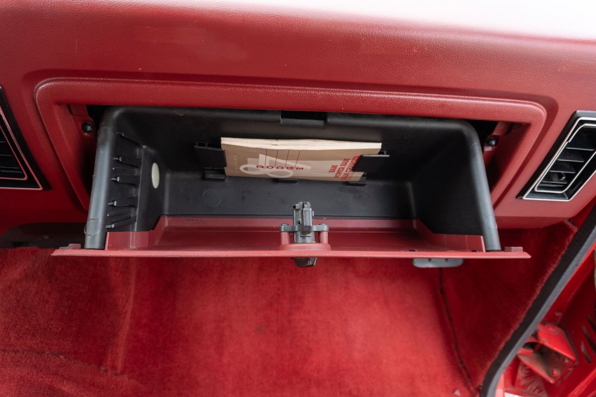 Dodge-Ram-1500-1987-27