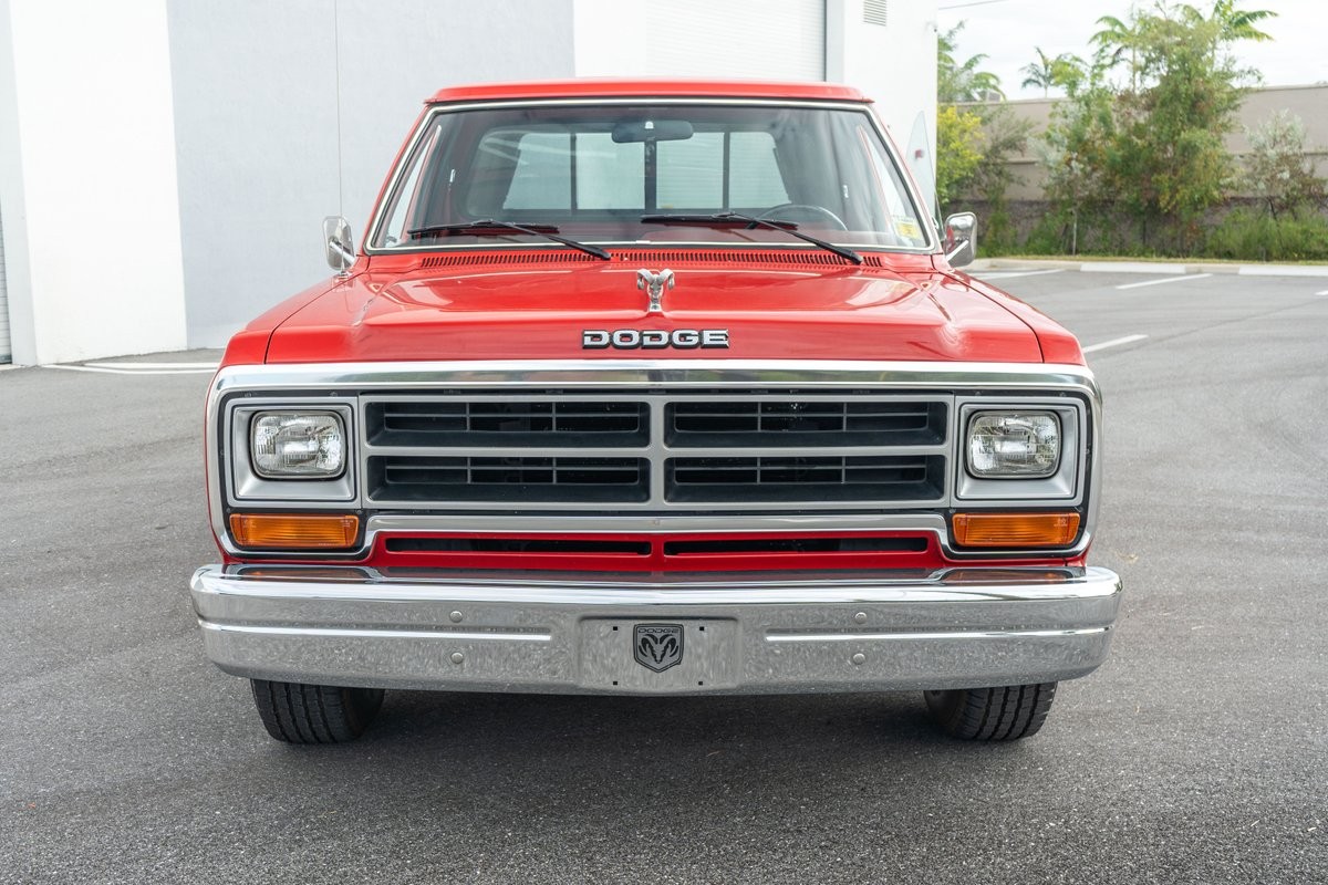 Dodge-Ram-1500-1987-3