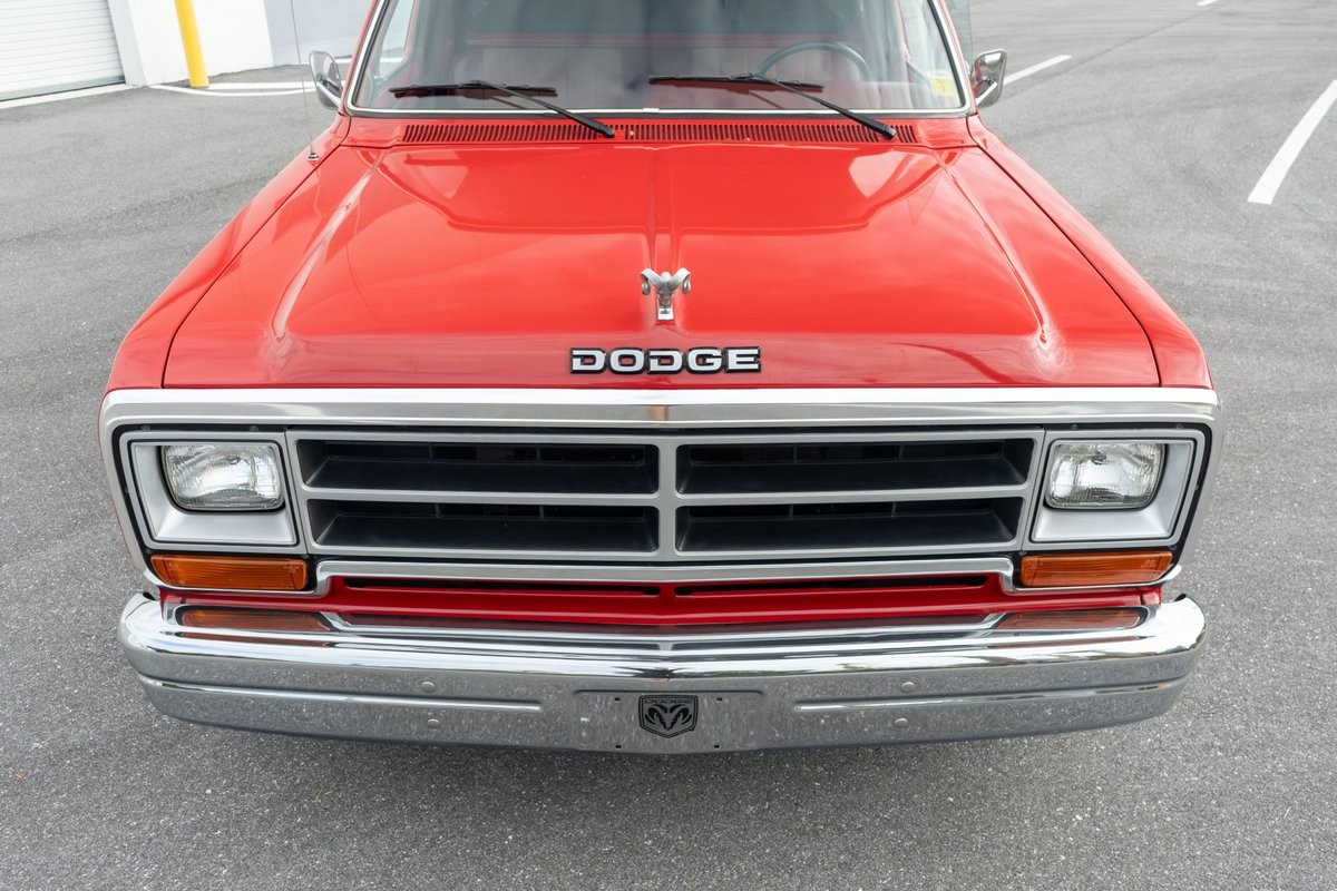 Dodge-Ram-1500-1987-30