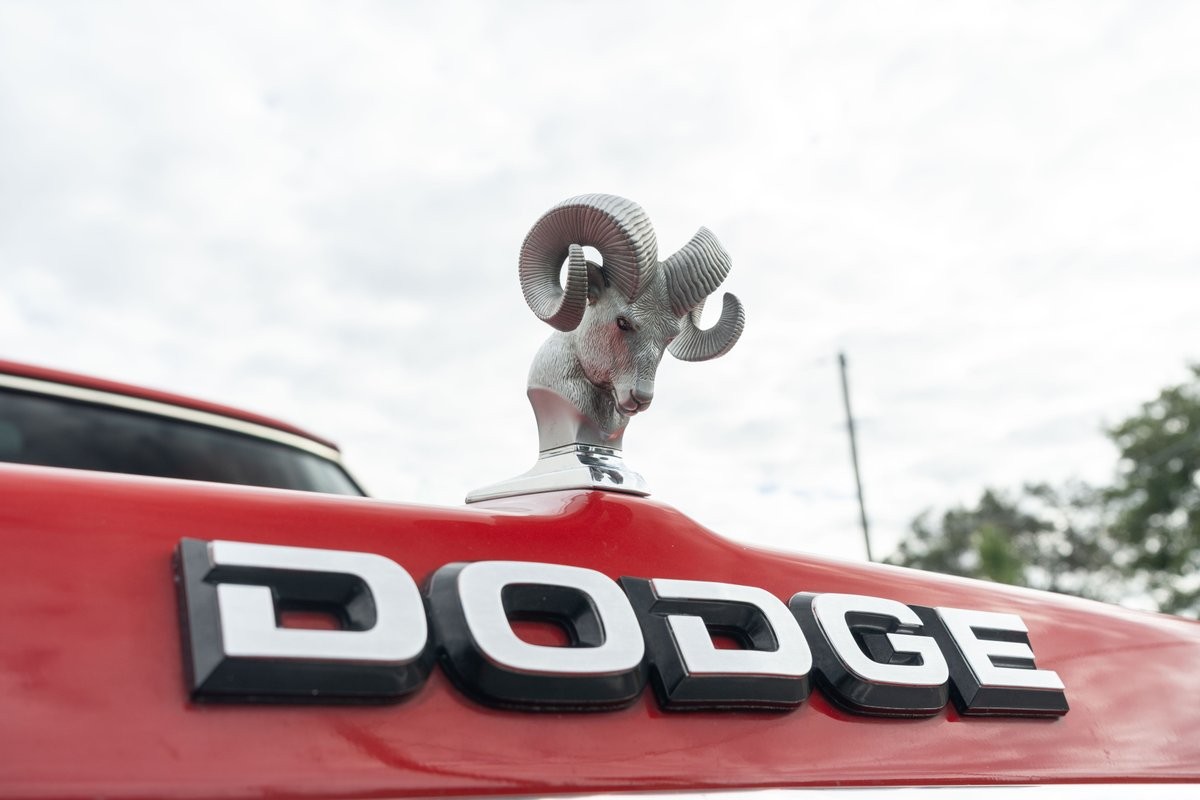 Dodge-Ram-1500-1987-37