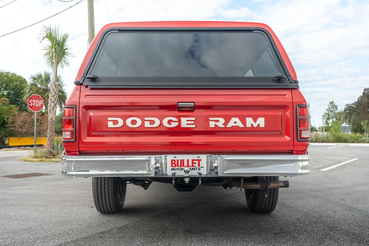 Dodge-Ram-1500-1987-7