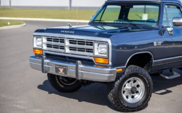 Dodge-Ram-1500-1989-Pickup-Truck-2