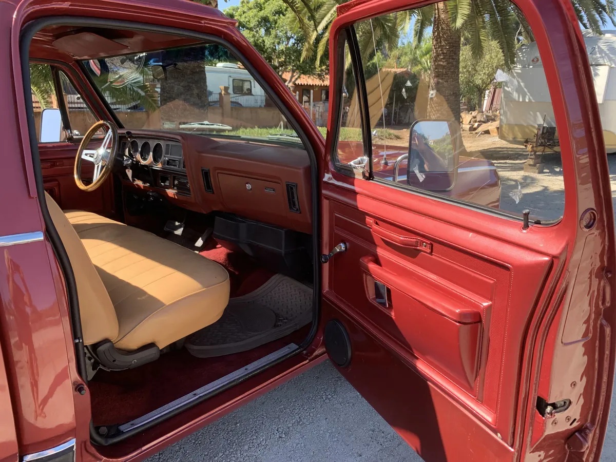 Dodge-Ram-1985-Maroon-Metallic-Maroon-6