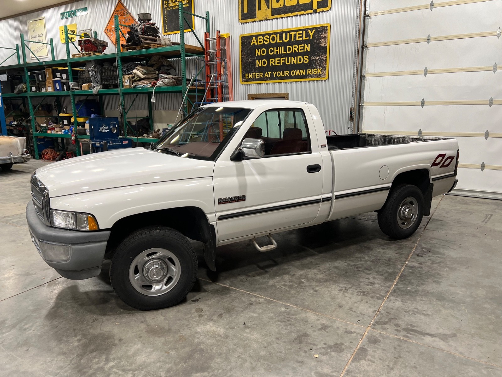 Dodge Ram 2500 1995 Standard Cab Pickup