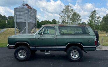 Dodge-Ram-Charger-100-rust-free-1977-2dr-1