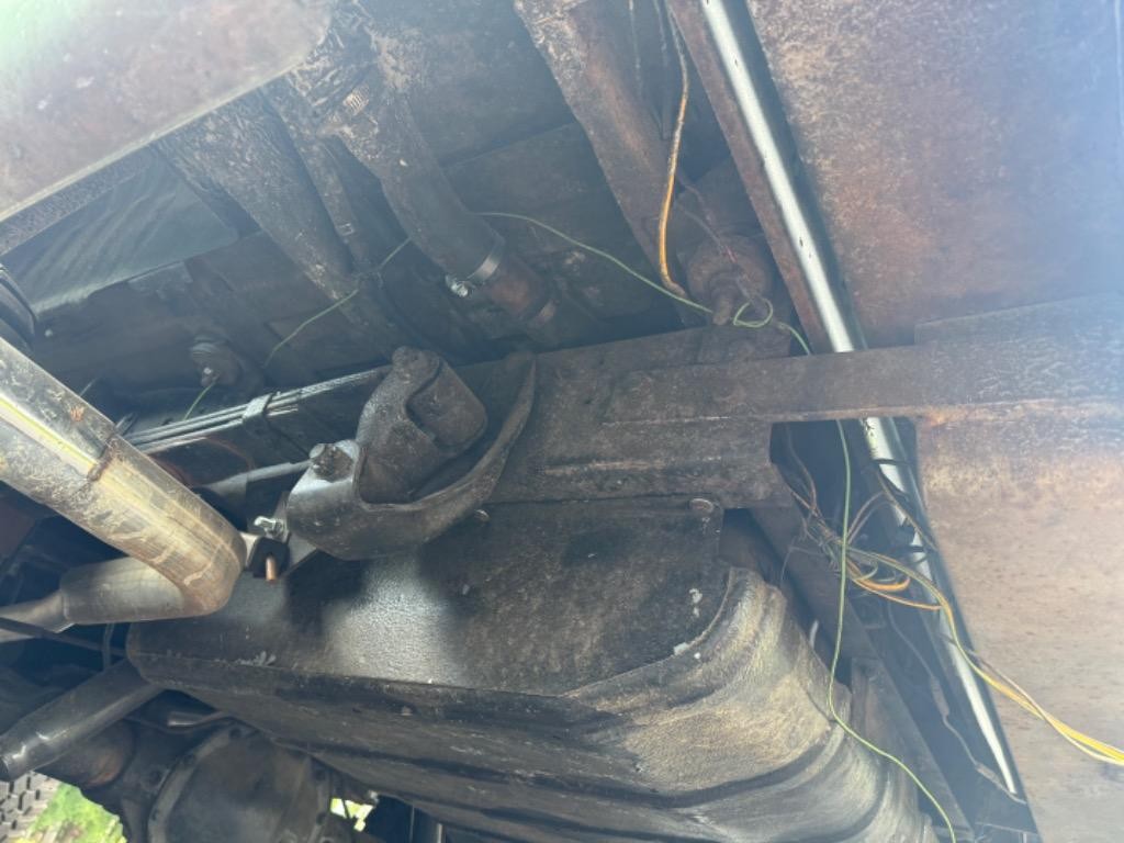 Dodge-Ram-Charger-100-rust-free-1977-2dr-15