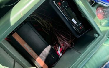 Dodge-Ram-Charger-100-rust-free-1977-2dr-27