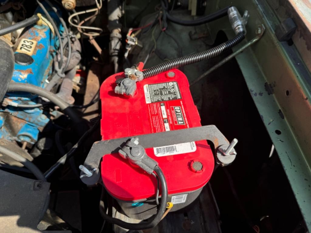 Dodge-Ram-Charger-100-rust-free-1977-2dr-38