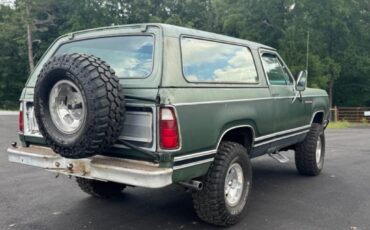 Dodge-Ram-Charger-100-rust-free-1977-2dr-5