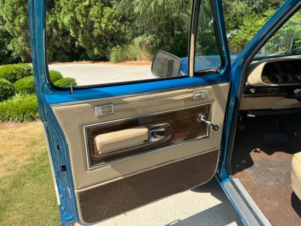 Dodge-Ram-Charger-383-factory-ac-2-tops-frame-off.-No-rust-Nevada-1977-2dr-25