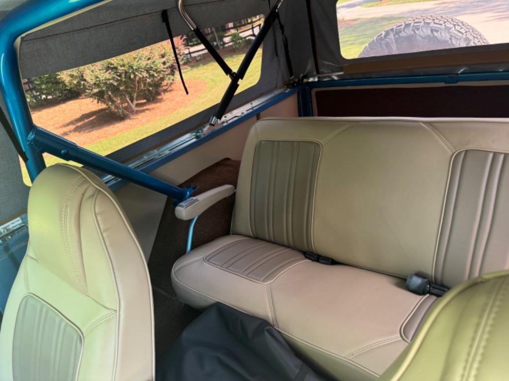 Dodge-Ram-Charger-383-factory-ac-2-tops-frame-off.-No-rust-Nevada-1977-2dr-30