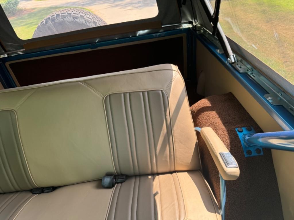 Dodge-Ram-Charger-383-factory-ac-2-tops-frame-off.-No-rust-Nevada-1977-2dr-31