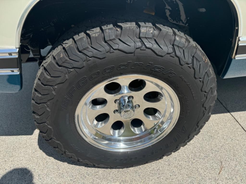 Dodge-Ram-Charger-383-factory-ac-2-tops-frame-off.-No-rust-Nevada-1977-2dr-9