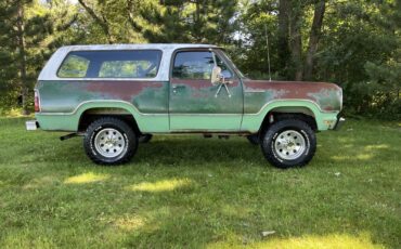 Dodge-Ramcharger-1974-SUV-13