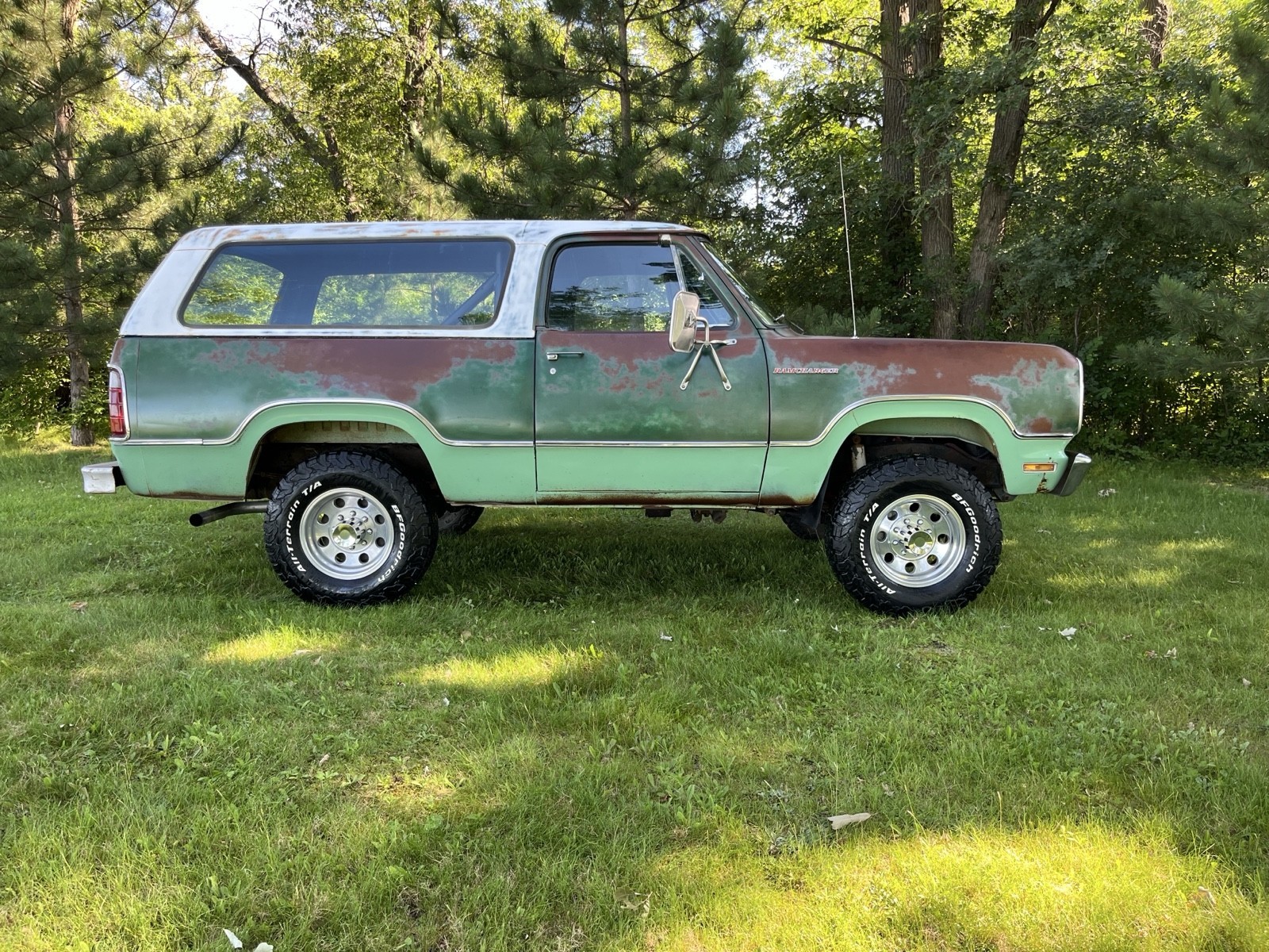 Dodge-Ramcharger-1974-SUV-13