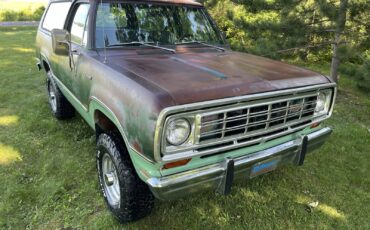 Dodge-Ramcharger-1974-SUV-14