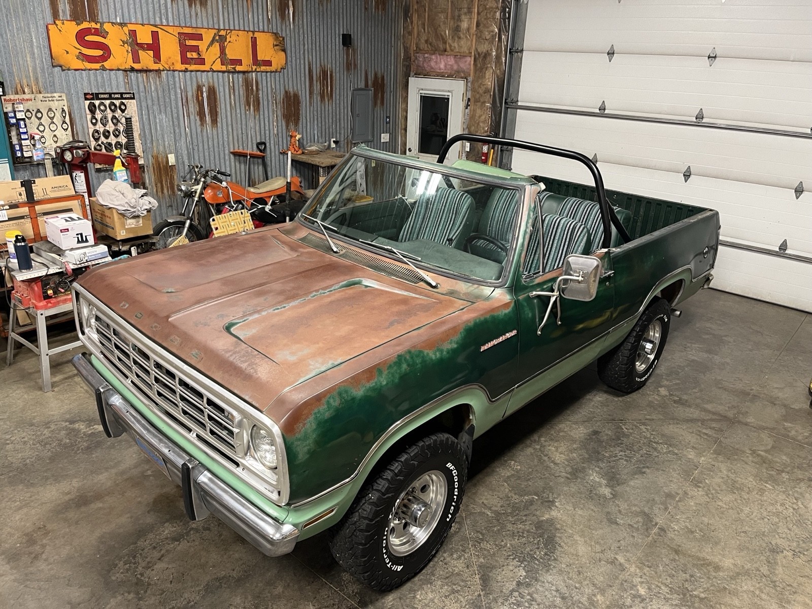 Dodge-Ramcharger-1974-SUV-17