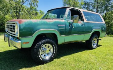 Dodge-Ramcharger-1974-SUV